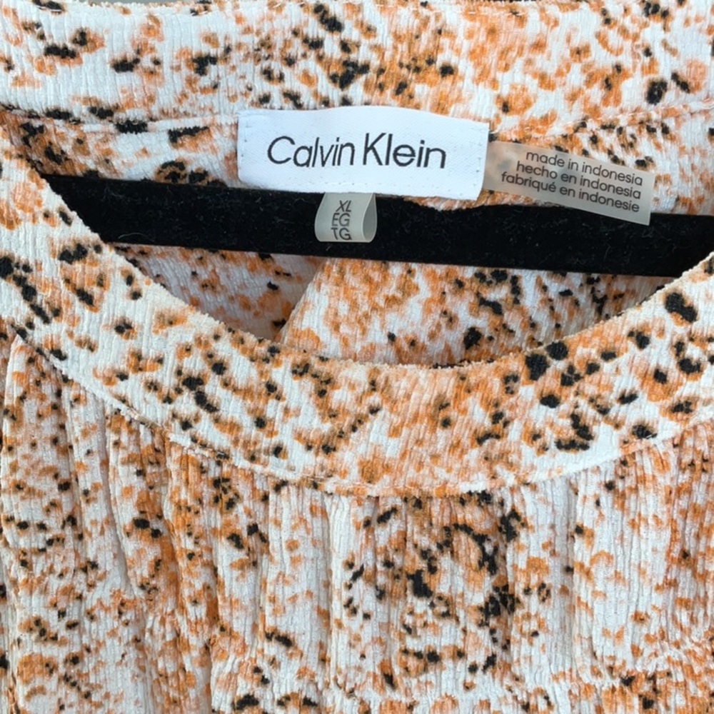 Calvin Klein Top - Picture 3 of 15